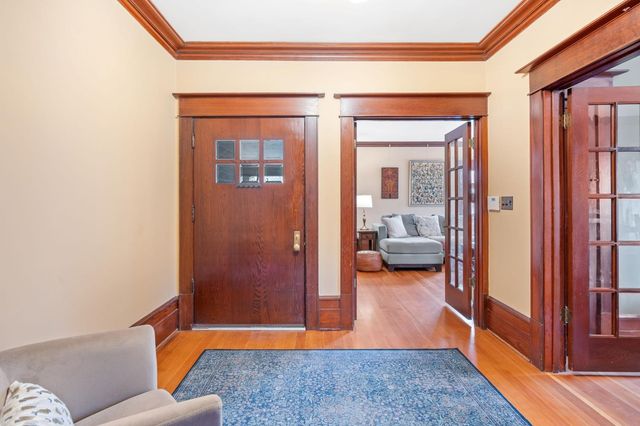 2727 H St, Sacramento, CA 95816