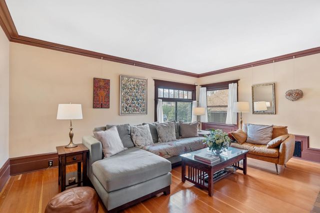 2727 H St, Sacramento, CA 95816