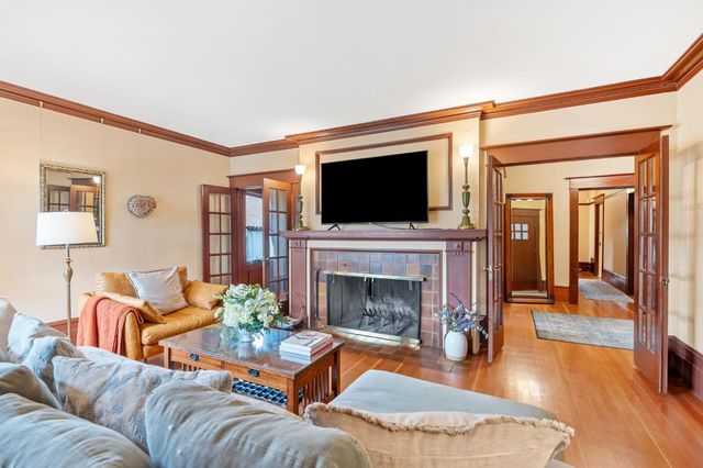 2727 H St, Sacramento, CA 95816