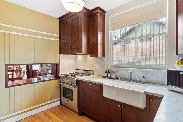 2727 H St, Sacramento, CA 95816