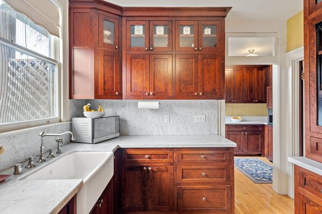 2727 H St, Sacramento, CA 95816