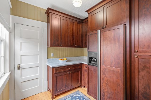 2727 H St, Sacramento, CA 95816