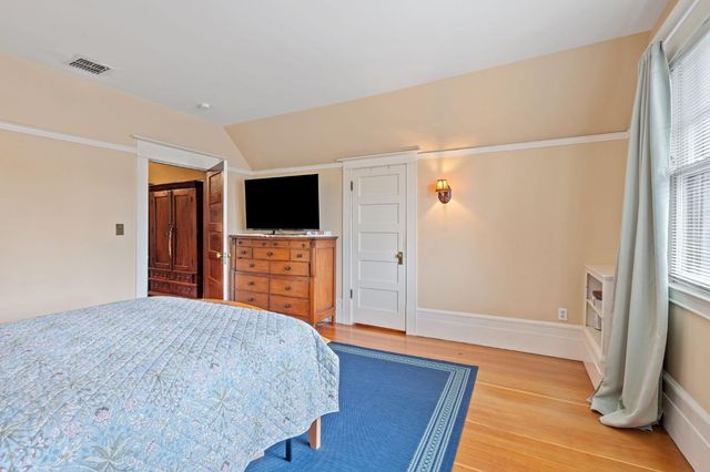 2727 H St, Sacramento, CA 95816