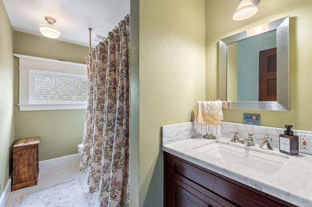 2727 H St, Sacramento, CA 95816