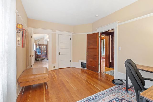 2727 H St, Sacramento, CA 95816