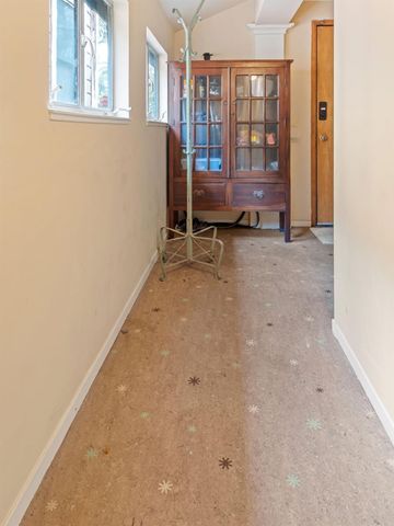 2727 H St, Sacramento, CA 95816