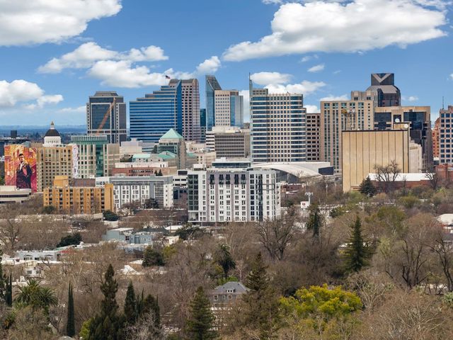 2727 H St, Sacramento, CA 95816