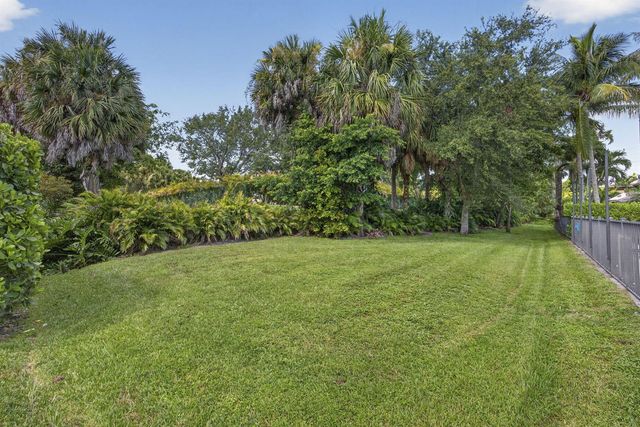 10336 Trianon Place, Wellington, FL 33449