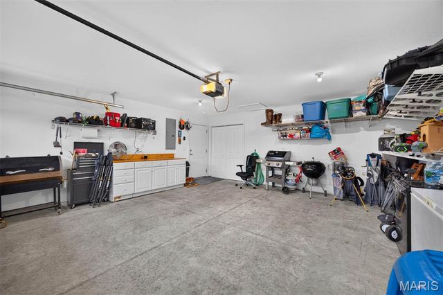 110 Auburn Court B, Highland, IL 62249