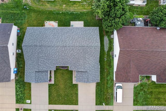 110 Auburn Court B, Highland, IL 62249