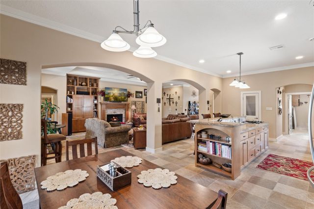 55 Canyon Oak Court, Lake Jackson, TX 77566