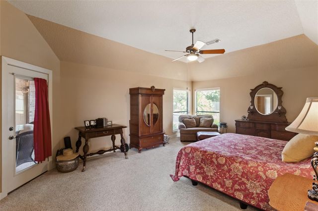 55 Canyon Oak Court, Lake Jackson, TX 77566