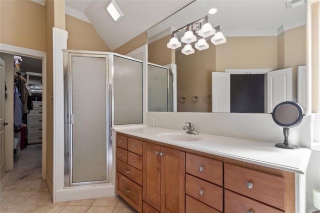 55 Canyon Oak Court, Lake Jackson, TX 77566