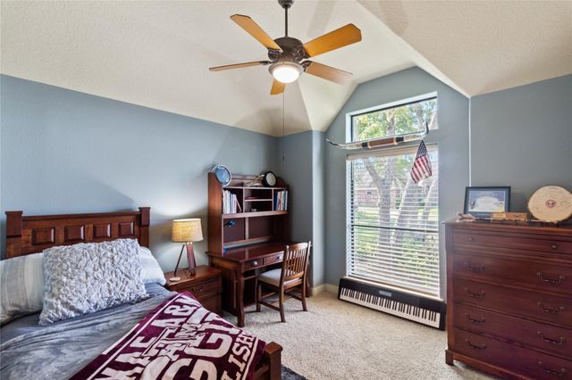 55 Canyon Oak Court, Lake Jackson, TX 77566