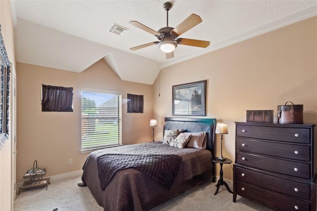 55 Canyon Oak Court, Lake Jackson, TX 77566