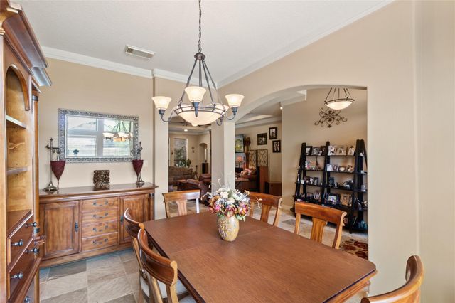 55 Canyon Oak Court, Lake Jackson, TX 77566