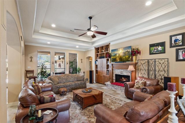 55 Canyon Oak Court, Lake Jackson, TX 77566