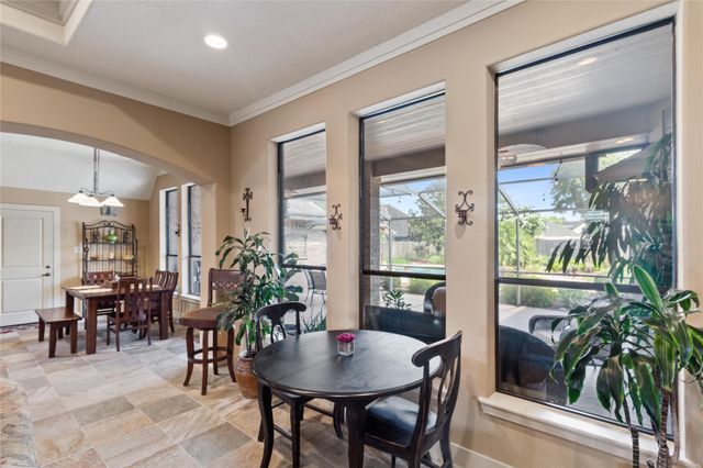 55 Canyon Oak Court, Lake Jackson, TX 77566