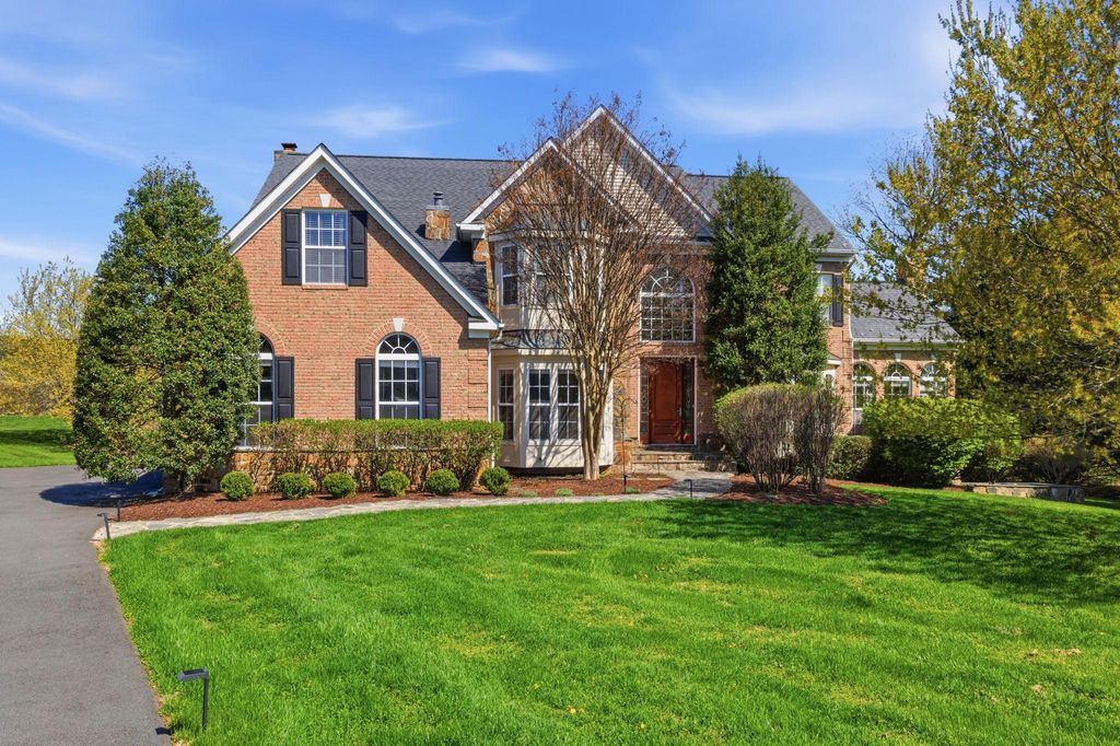 35290 PRESTWICK CT, Round Hill, VA 20141