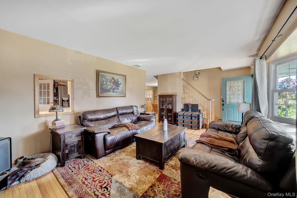 33 Mohawk Drive, North Babylon, NY 11703 — photo 5