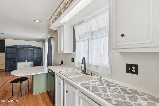 2650 W UNION HILLS Drive 62, Phoenix, AZ 85027