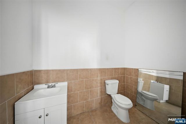 246-248 Paterson Avenue, Paterson, NJ 07502