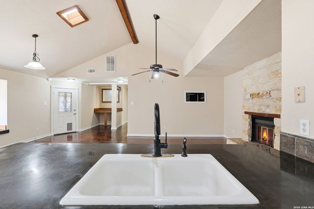 754 Briarbend Dr, New Braunfels, TX 78130