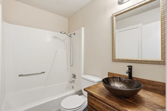 754 Briarbend Dr, New Braunfels, TX 78130