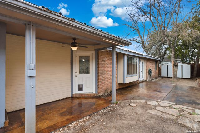 754 Briarbend Dr, New Braunfels, TX 78130