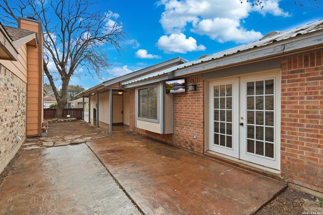 754 Briarbend Dr, New Braunfels, TX 78130