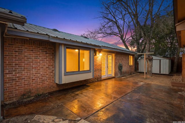 754 Briarbend Dr, New Braunfels, TX 78130