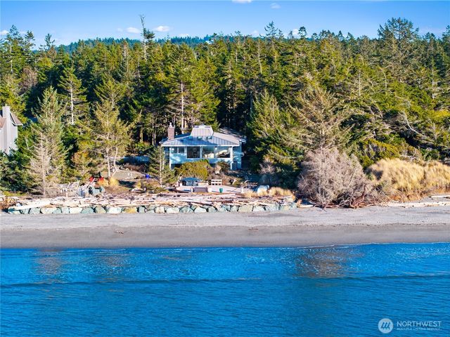 4951 Surfcrest Drive, Oak Harbor, WA 98277