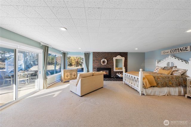 4951 Surfcrest Drive, Oak Harbor, WA 98277