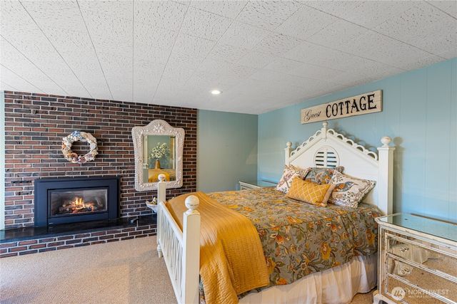 4951 Surfcrest Drive, Oak Harbor, WA 98277