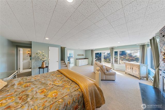 4951 Surfcrest Drive, Oak Harbor, WA 98277