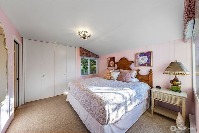 4951 Surfcrest Drive, Oak Harbor, WA 98277