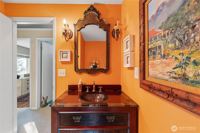 4951 Surfcrest Drive, Oak Harbor, WA 98277