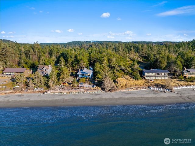 4951 Surfcrest Drive, Oak Harbor, WA 98277