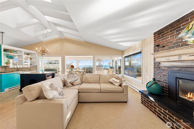 4951 Surfcrest Drive, Oak Harbor, WA 98277