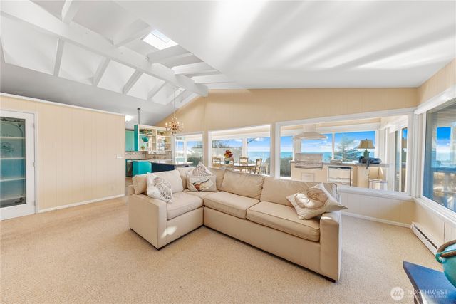 4951 Surfcrest Drive, Oak Harbor, WA 98277