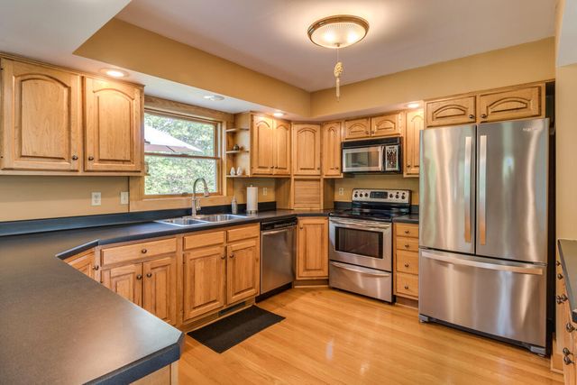 1875 E Dr, East Leroy, MI 49051