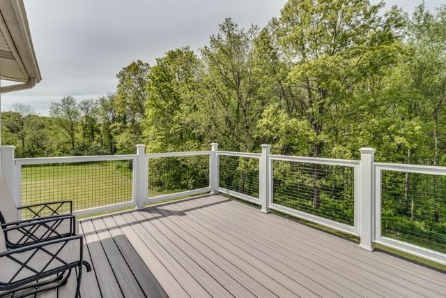 1875 E Dr, East Leroy, MI 49051