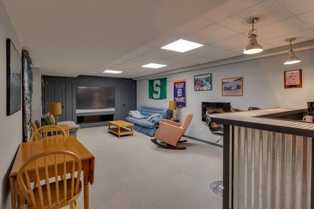 1875 E Dr, East Leroy, MI 49051