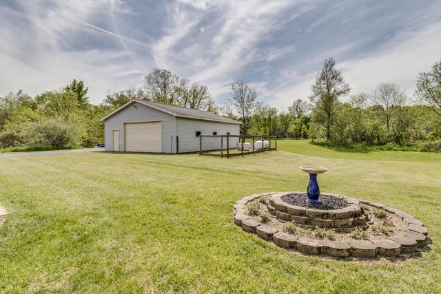 1875 E Dr, East Leroy, MI 49051