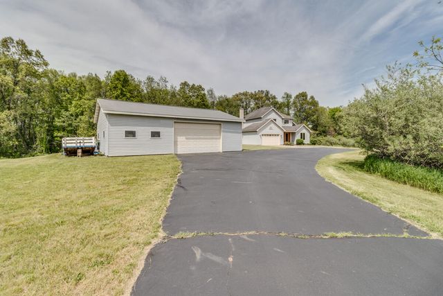 1875 E Dr, East Leroy, MI 49051