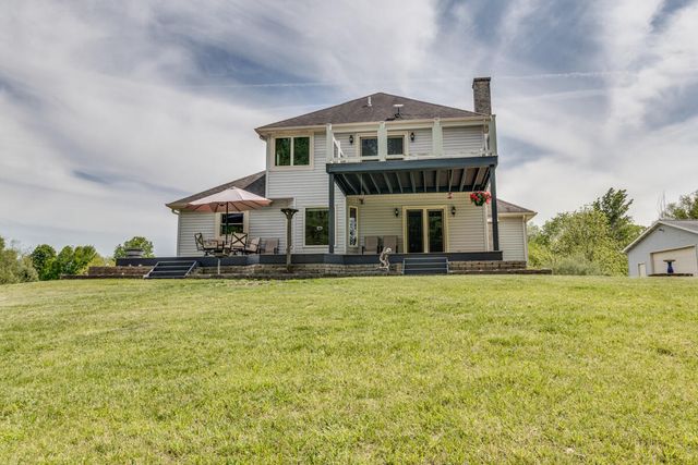 1875 E Dr, East Leroy, MI 49051