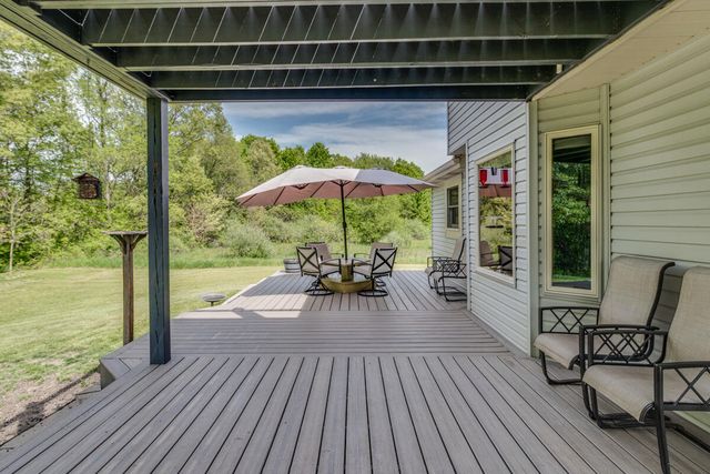 1875 E Dr, East Leroy, MI 49051