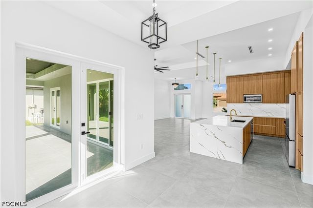 512 NW 35th PL, Cape Coral, FL 33993