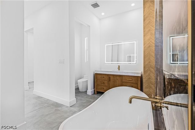 512 NW 35th PL, Cape Coral, FL 33993