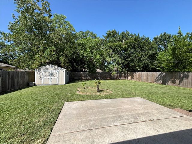 409 Bellmar Lane, Friendswood, TX 77546